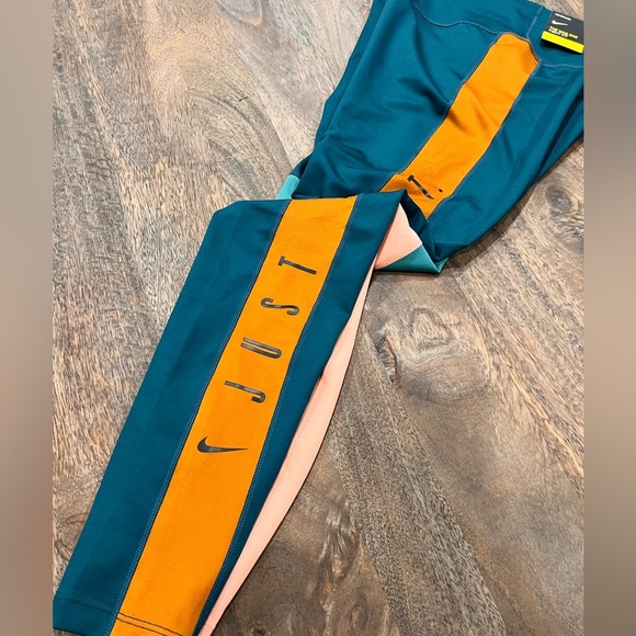 Womens Nike Nike NWT 7/8 Color Block Tights Size medium Mid Rise Dri Fit - Picture 7 of 8